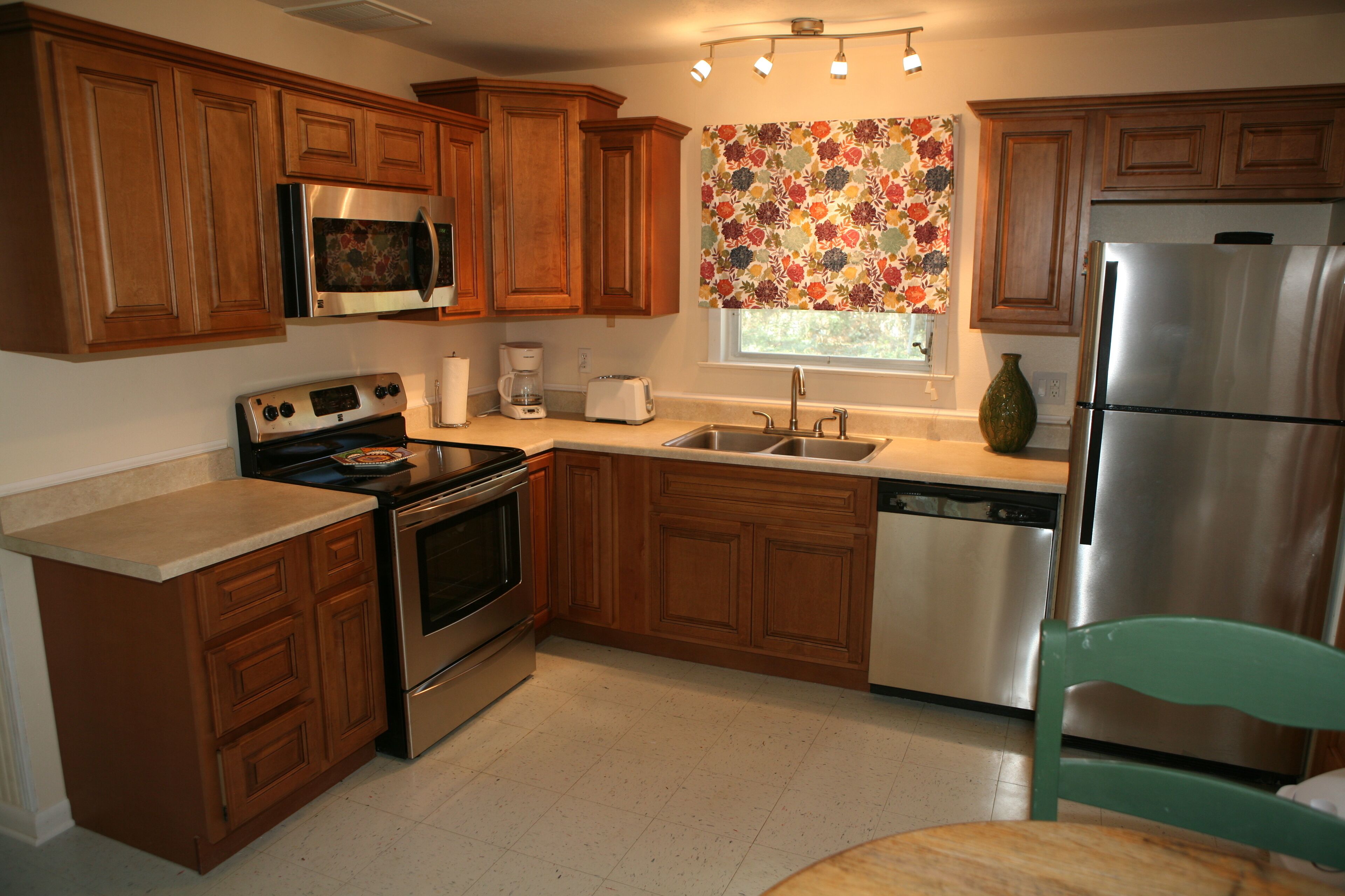 COCOA'S COTTAGE!! Pet-friendly! Near the Beach!