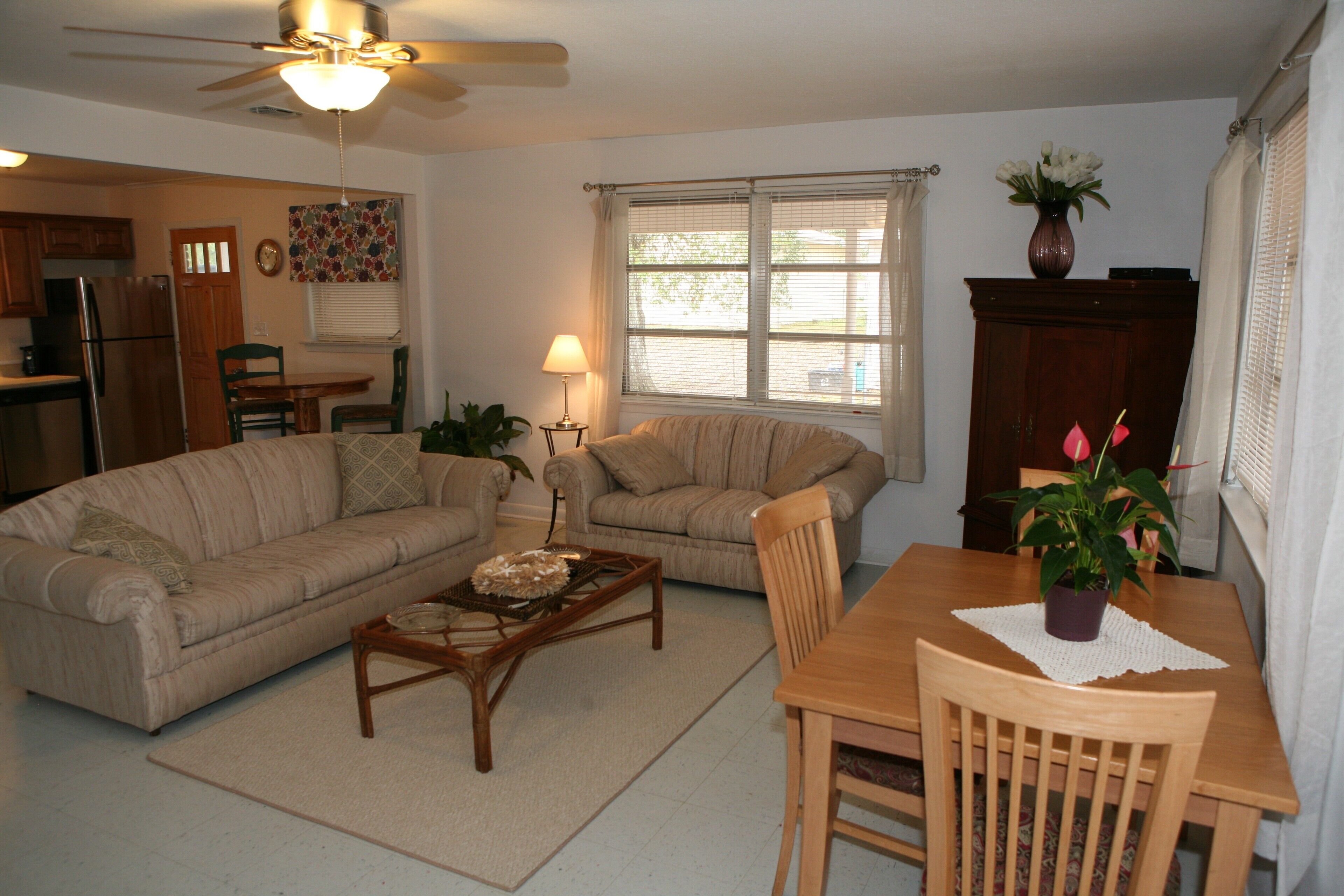 COCOA'S COTTAGE!! Pet-friendly! Near the Beach!