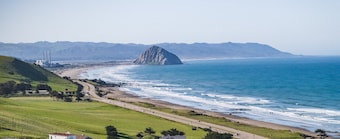 Beautiful Custom home, great ocean views! Pets Allowed!