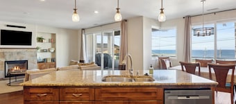 Beautiful Custom home, great ocean views! Pets Allowed!