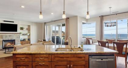 Beautiful Custom home, great ocean views! Pets Allowed!