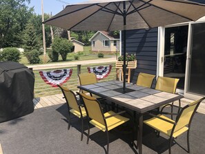 Outdoor dining -  "A Bit Of Heaven" By The Lake (Lake Geneva)