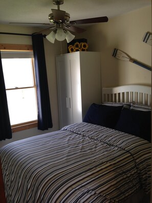 2 bedrooms, iron/ironing board, free WiFi, bed sheets -  "A Bit Of Heaven" By The Lake (Lake Geneva)