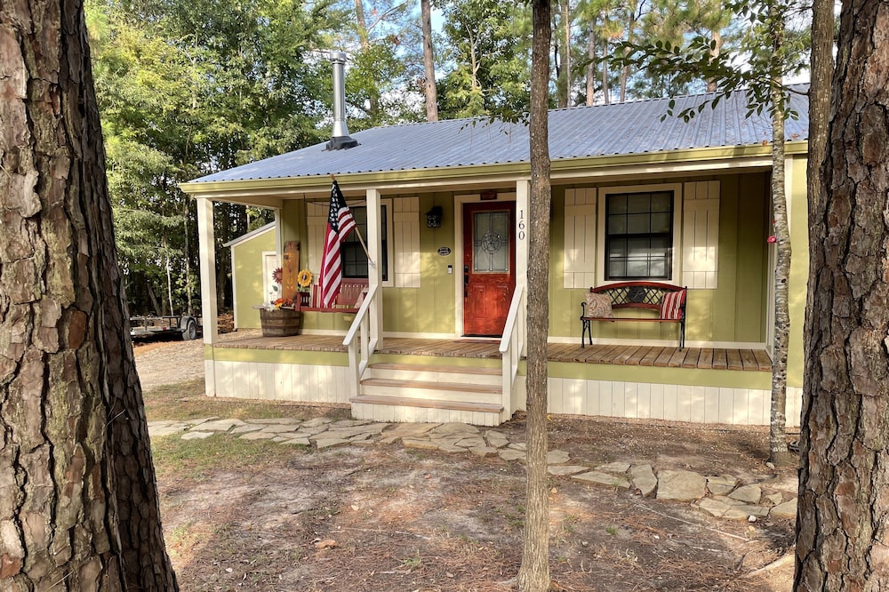 Cozy Cabin in the Woods - Lake Livingston, Texas