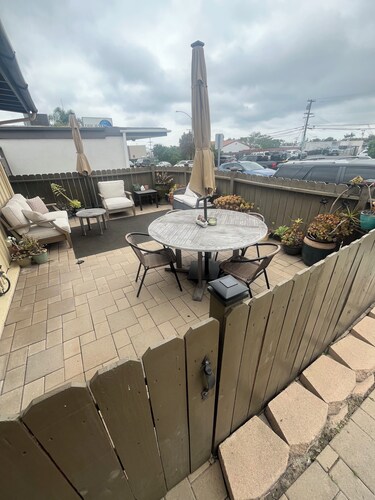 2Bd / 1Ba pysäköinti, patio, lähellä kauppoja ja laituri. WiFi ja suora TV