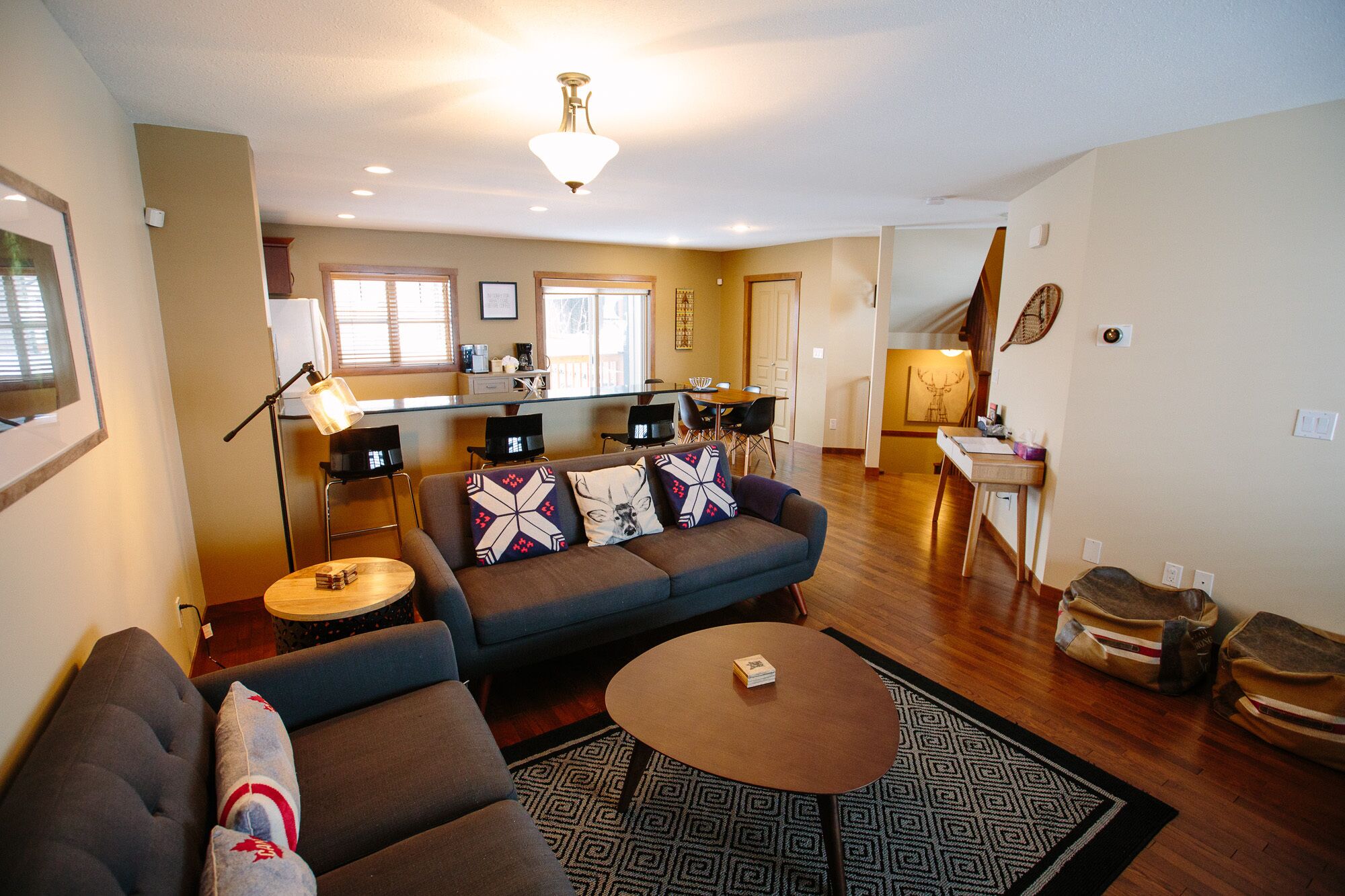 Spacious & Beautiful Townhouse in Charming Downtown Invermere