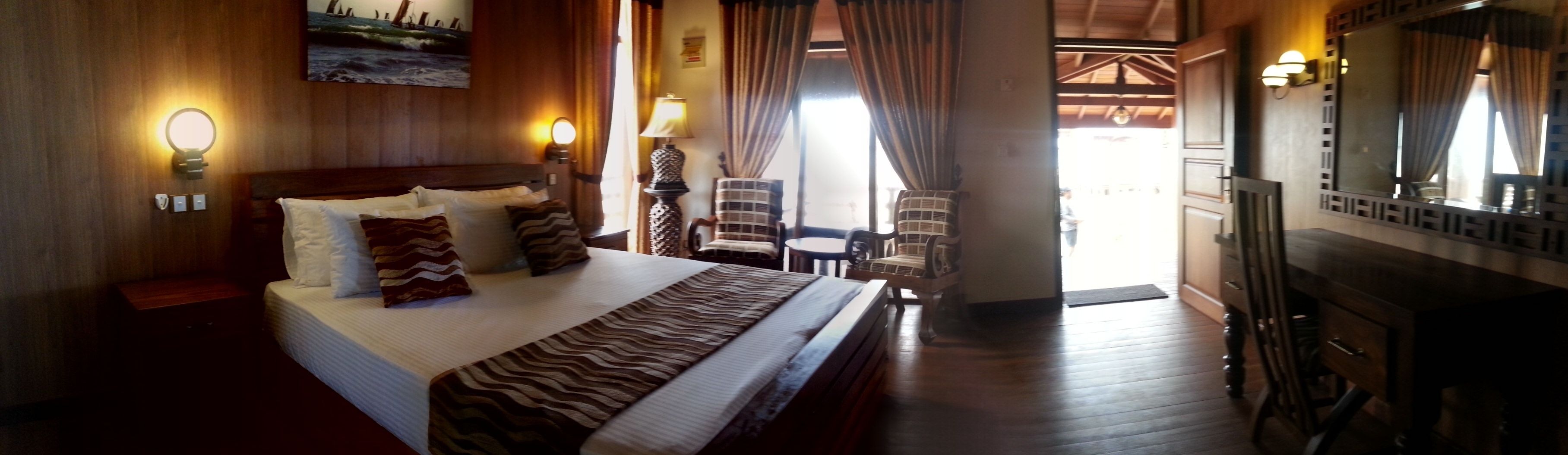 Phòng đôi phong cách lãng mạn, 1 giường cỡ king, không hút thuốc, quang cảnh biển | Minibar, màn/rèm cản sáng, bộ trải giường 