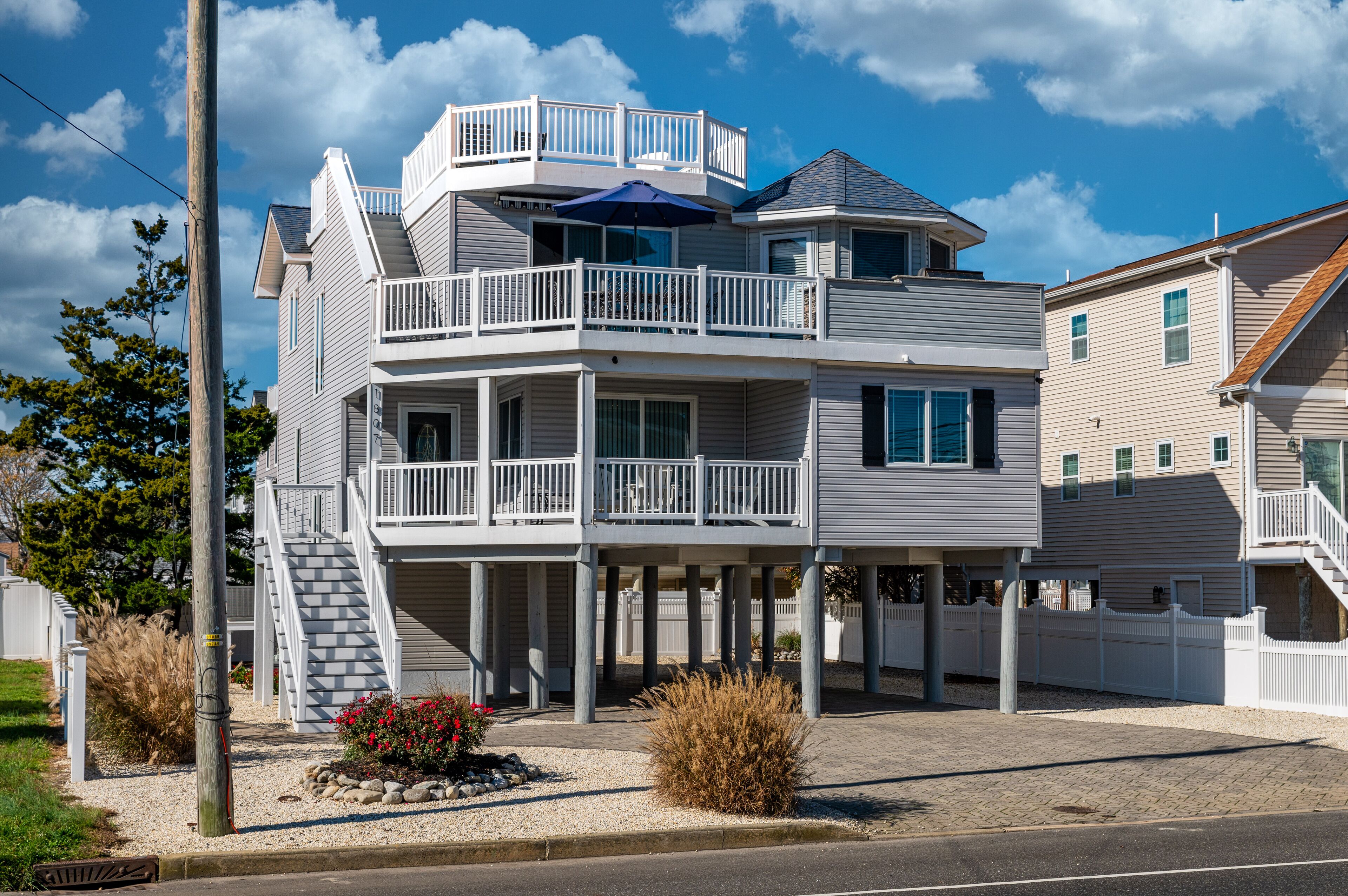 2024  BOOKING QUICKLY ALREADY! TRULY BEAUTIFUL BEACH HOUSE AND SO MUCH ROOM