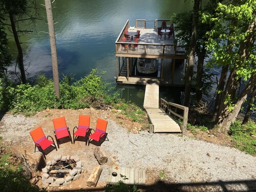Faith, Family & Friends: a lovely, fully equipped 9 bedroom home on Norris Lake.