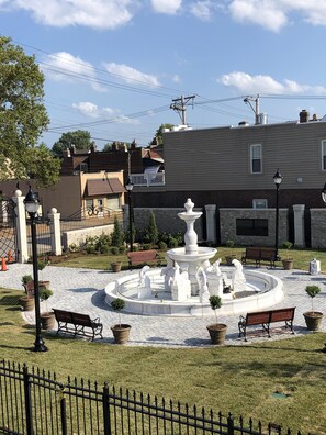 Property grounds - PREMIER LOCATION: HEART OF THE ITALIAN NBRHD, THE HILL, Dining&Shops Steps Away (St. Louis)