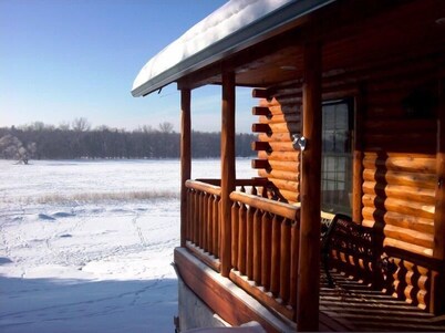 Cabin In The Middle Of 72 Acres ~ Private Swim Pond ~ Memorial Day to Labor Day 