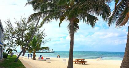 Perfect Beachfront Vacation Getaway in Grand Cayman ..... Best Rate Guaranteed