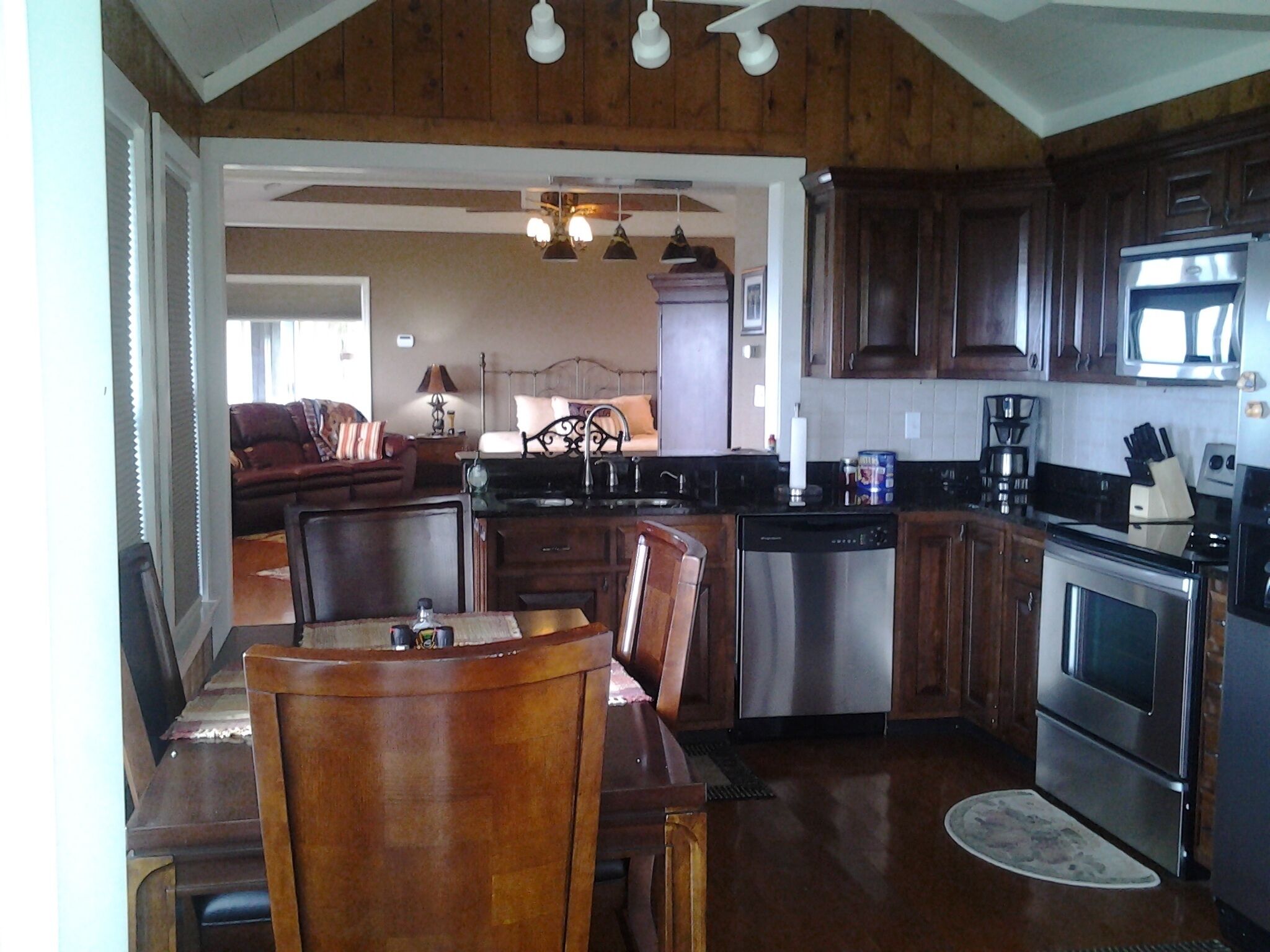 Cabin at the Ledge - New Hot Tub