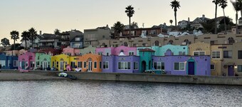 Capitola Beach  FRONT Venetian Condo - on the Beach
