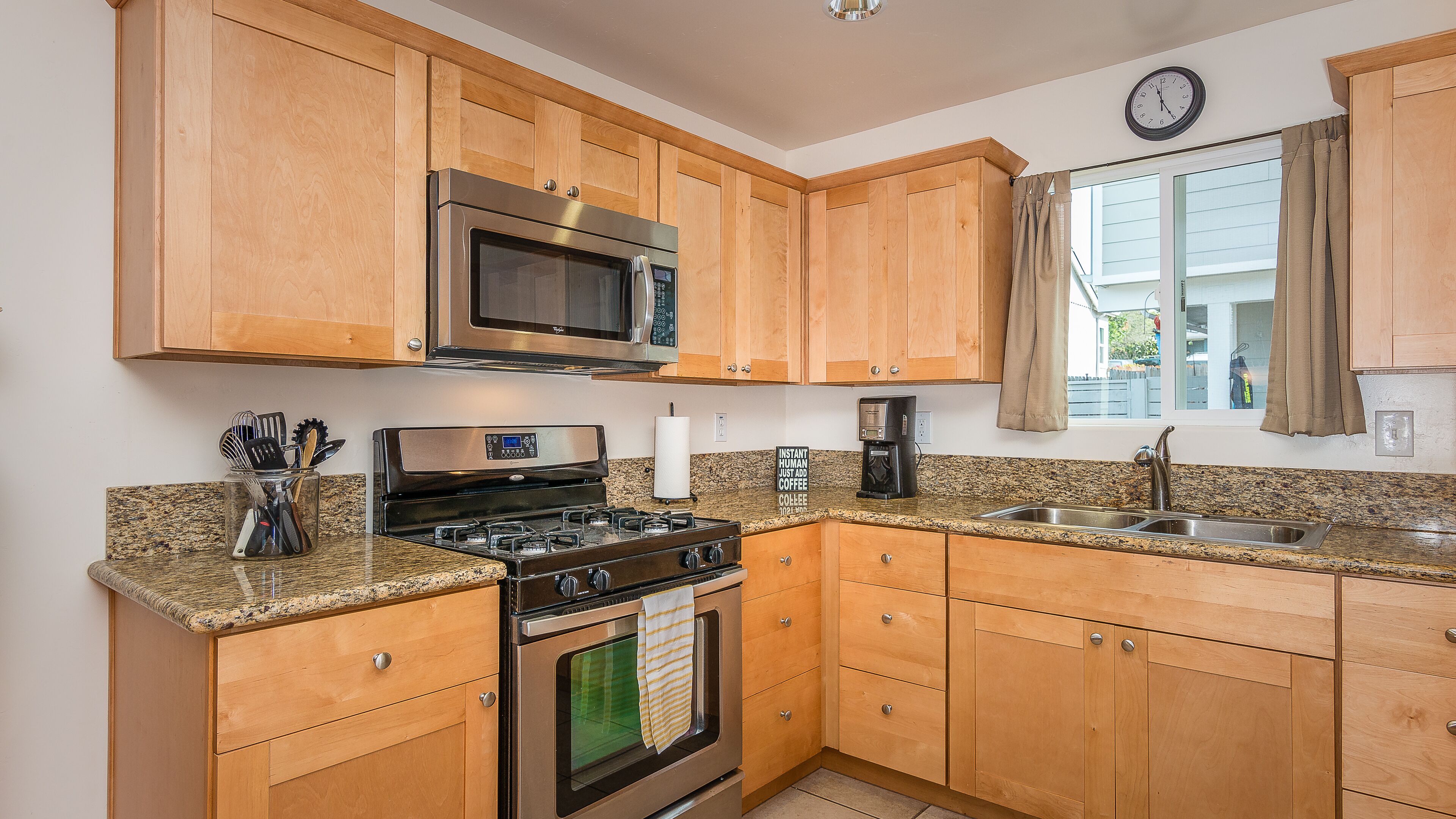 The Cottage-Peaceful garden Walk 7 blocks to Embarcadero or less to downtown.