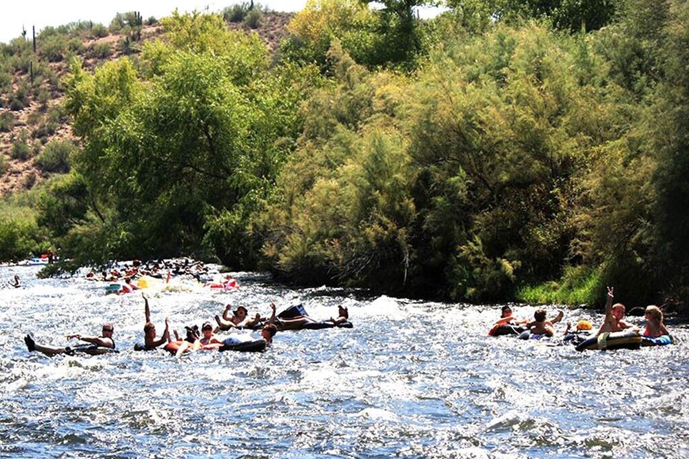 Superstition Mountain Desert Escape - Your Desert Oasis Awaits!