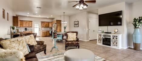 Smart-TV, Kamin, Musikbibliothek, Stereoanlage