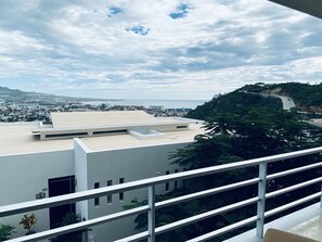 Property grounds - Luxury w/ Breathtaking Views! 10-minute walk to the marina - Cascadas 302 (Cabo San Lucas)