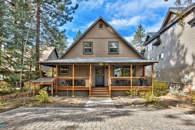 Rental in the Heart of S Lake Tahoe — Walk to Gondola, Casinos, Beach & Dining