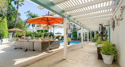 VILLA ESCONDIDO stunning one of a kind luxury suite with views and a pool