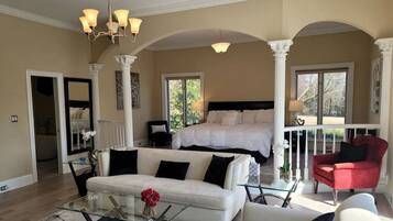 9 bedrooms, desk, iron/ironing board, free WiFi