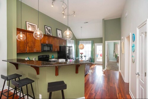 Spacious One-Story Near Downtown! Walk to Coffee! Firepit, Shuffleboard, Fence
