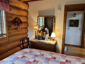 1 soverom, strykejern/-brett, wi-fi (inkludert) og sengetøy