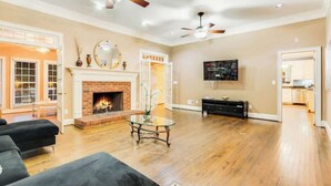 Living area - Conyers pool estate, sleeps 12 (Conyers)