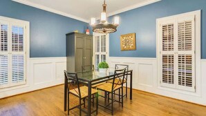 Dining - Conyers pool estate, sleeps 12 (Conyers)