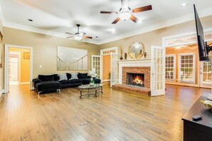 TV, fireplace, offices