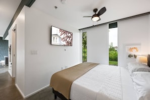 1 habitación, tabla de planchar con plancha, wifi gratis y ropa de cama