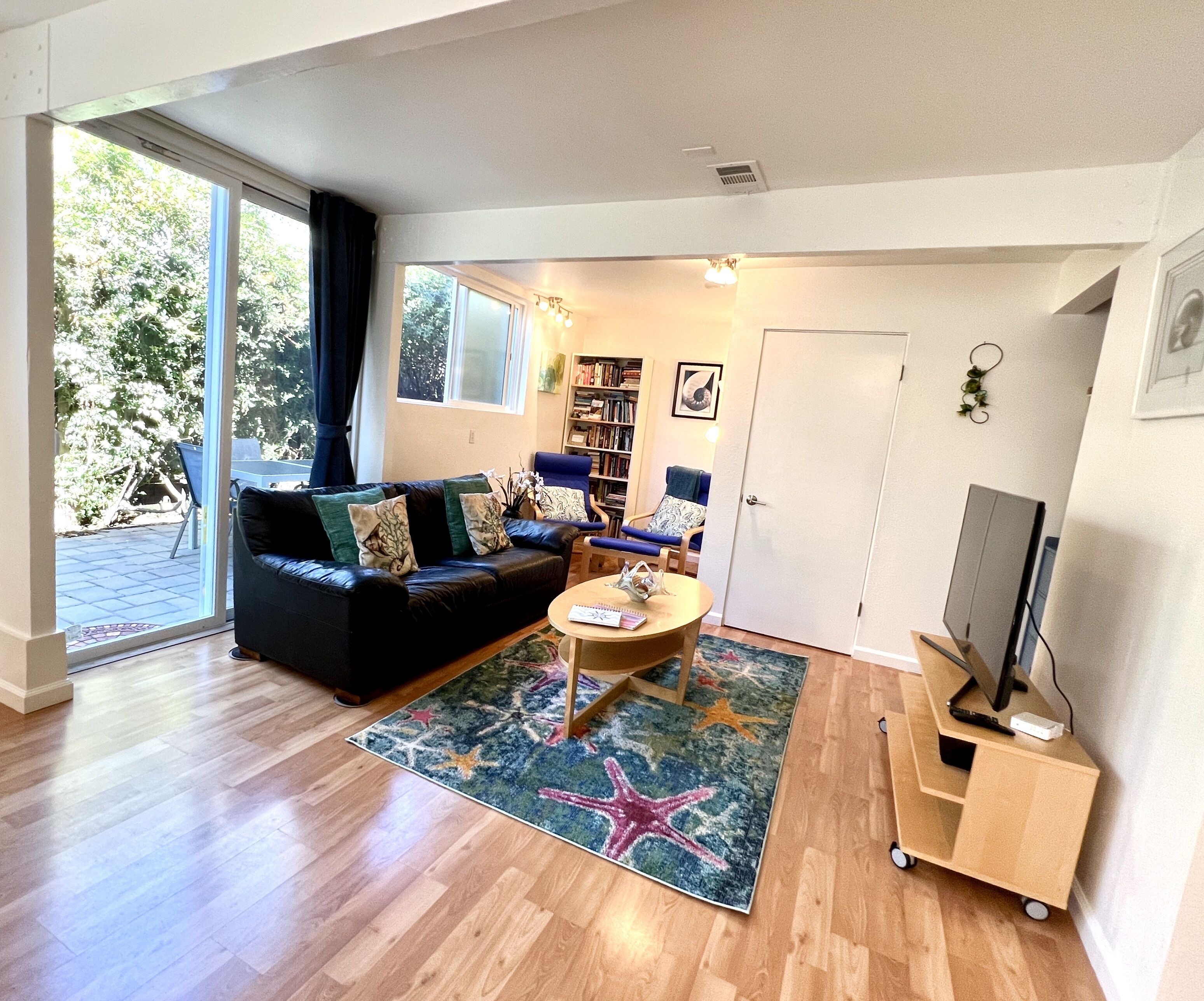 2nd row, Next to the Beachgate path - 4min walk to the sand - Newly Remodeled