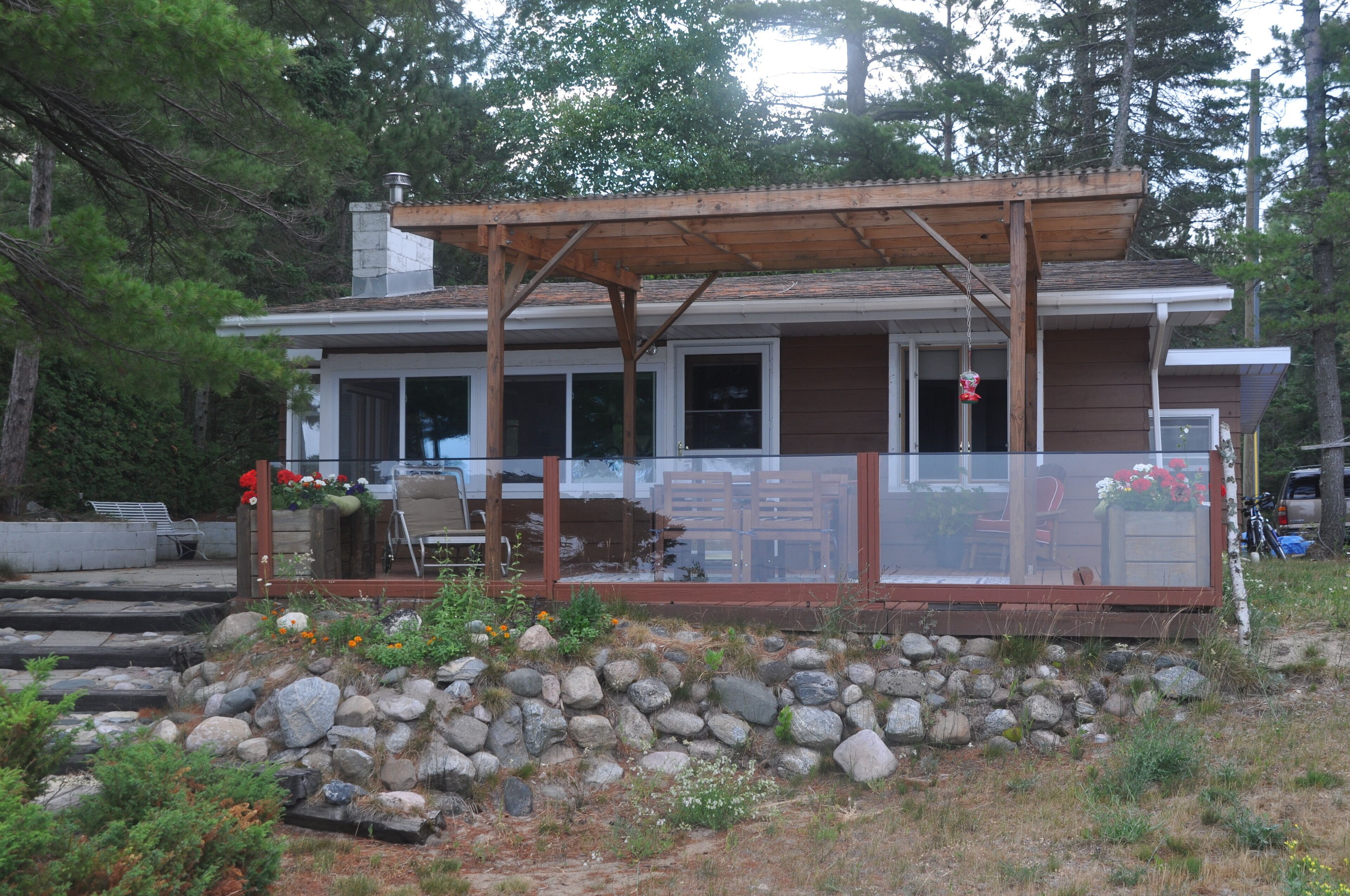 Memories: Classic updated Lake Michigan Knotty Pine Cottage on private beach