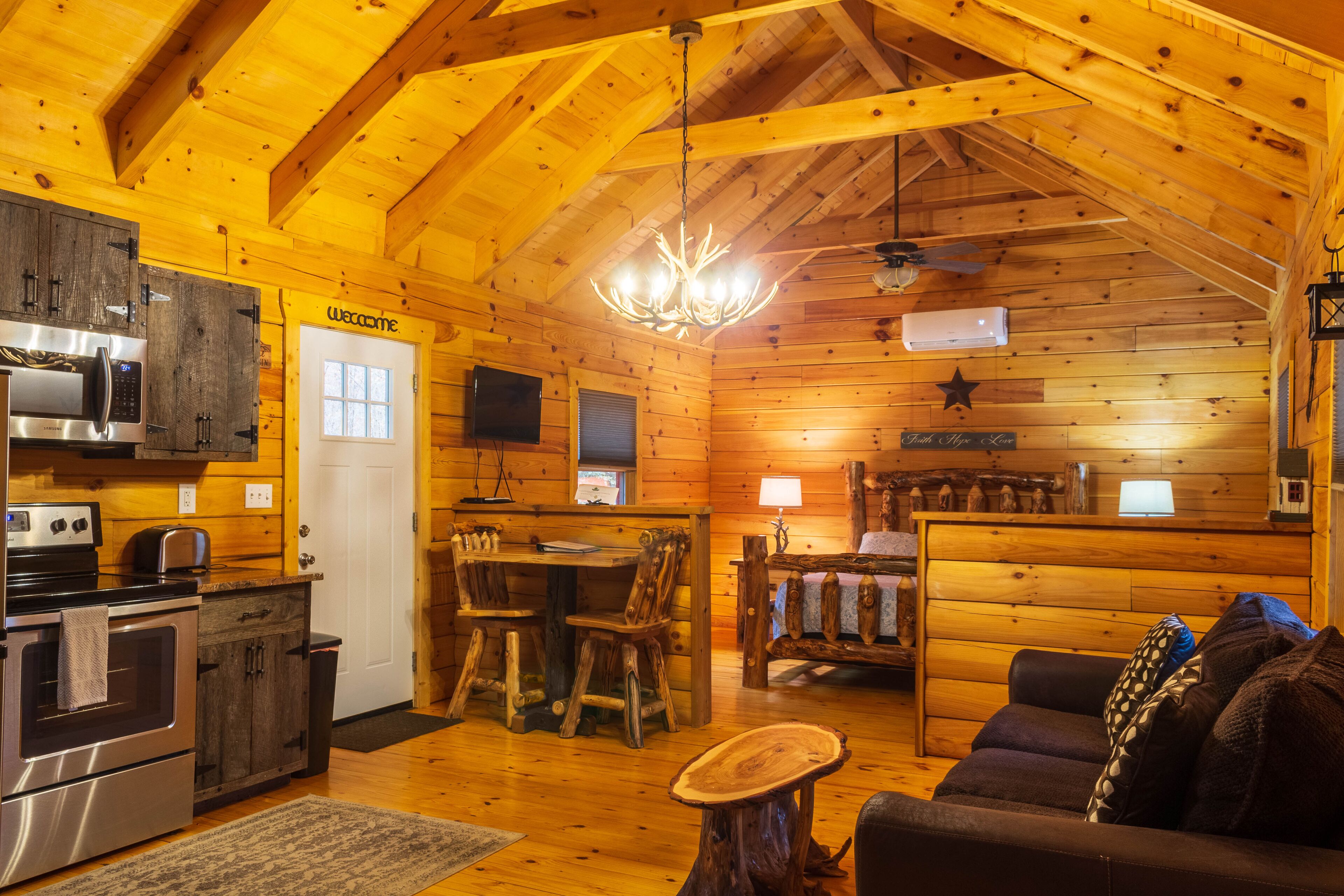 Cabin #1 Lonestar Cabin Hocking Hills