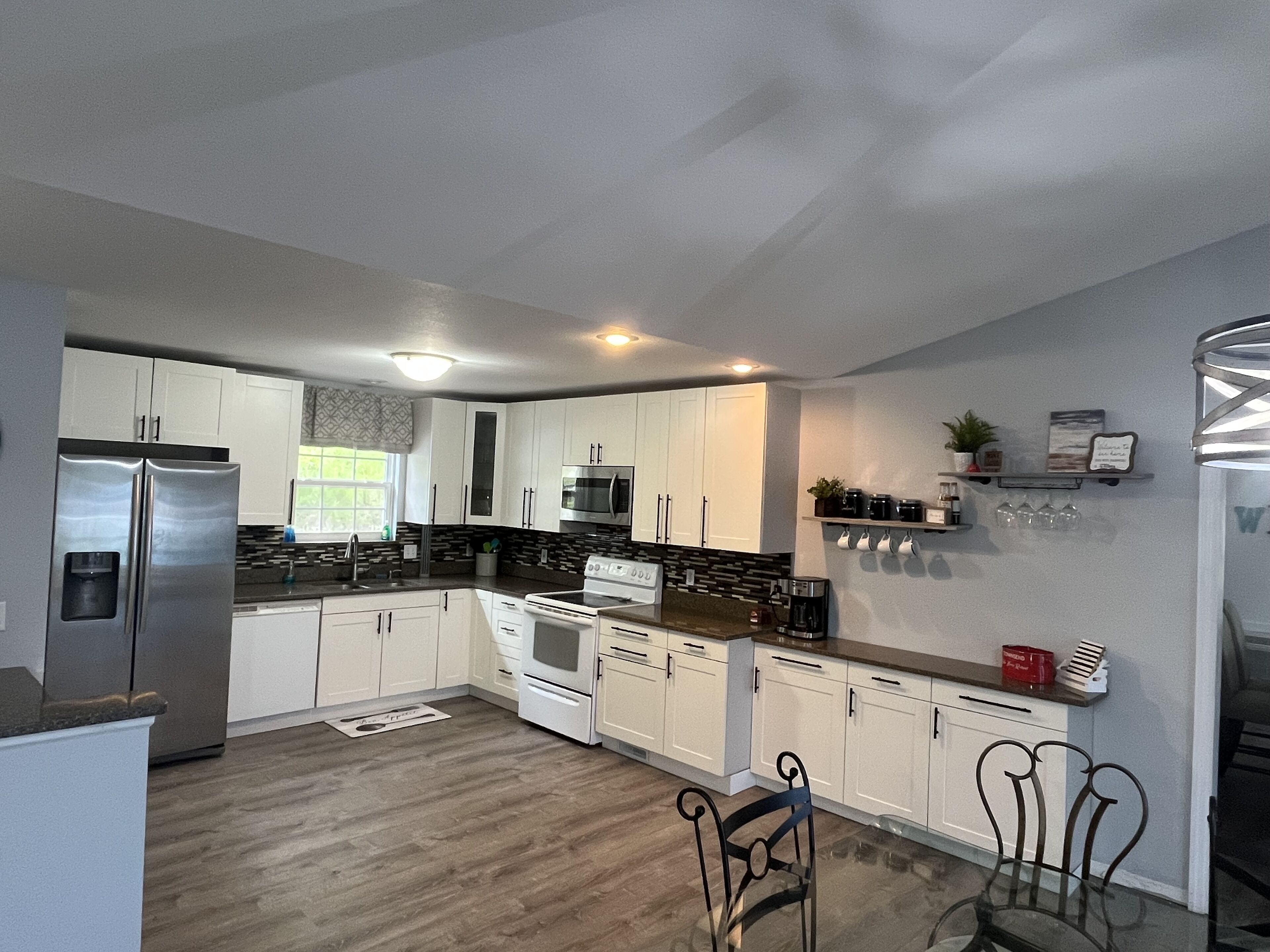 6 Bedroom Lakefront home-17MM