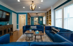 Smart TV - Music City Mansion on Historic Music Row. Corp - Retreats & Large Groups (Nashville)