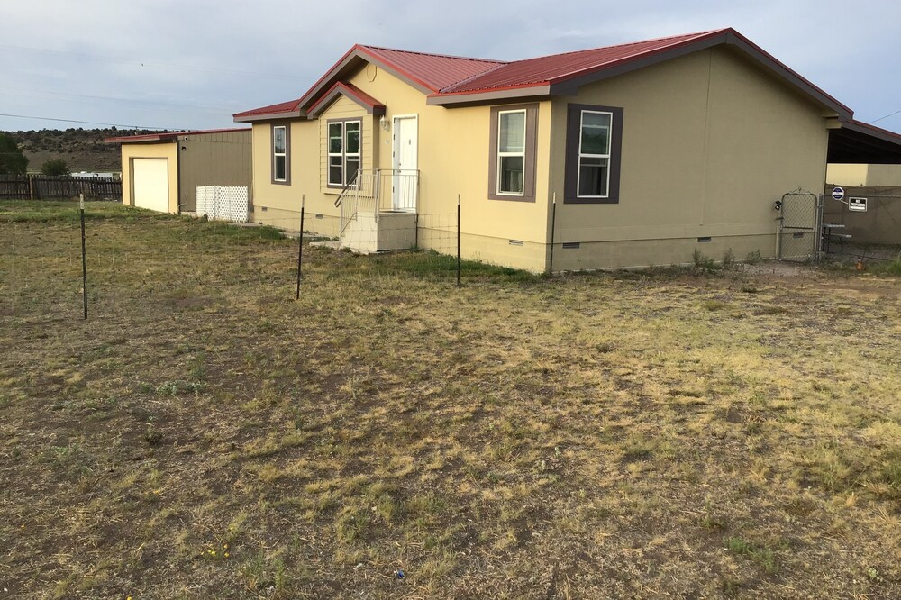 Spacious 4 seasons 3 bedroom 2 bathrooms for 1 great getaway.
