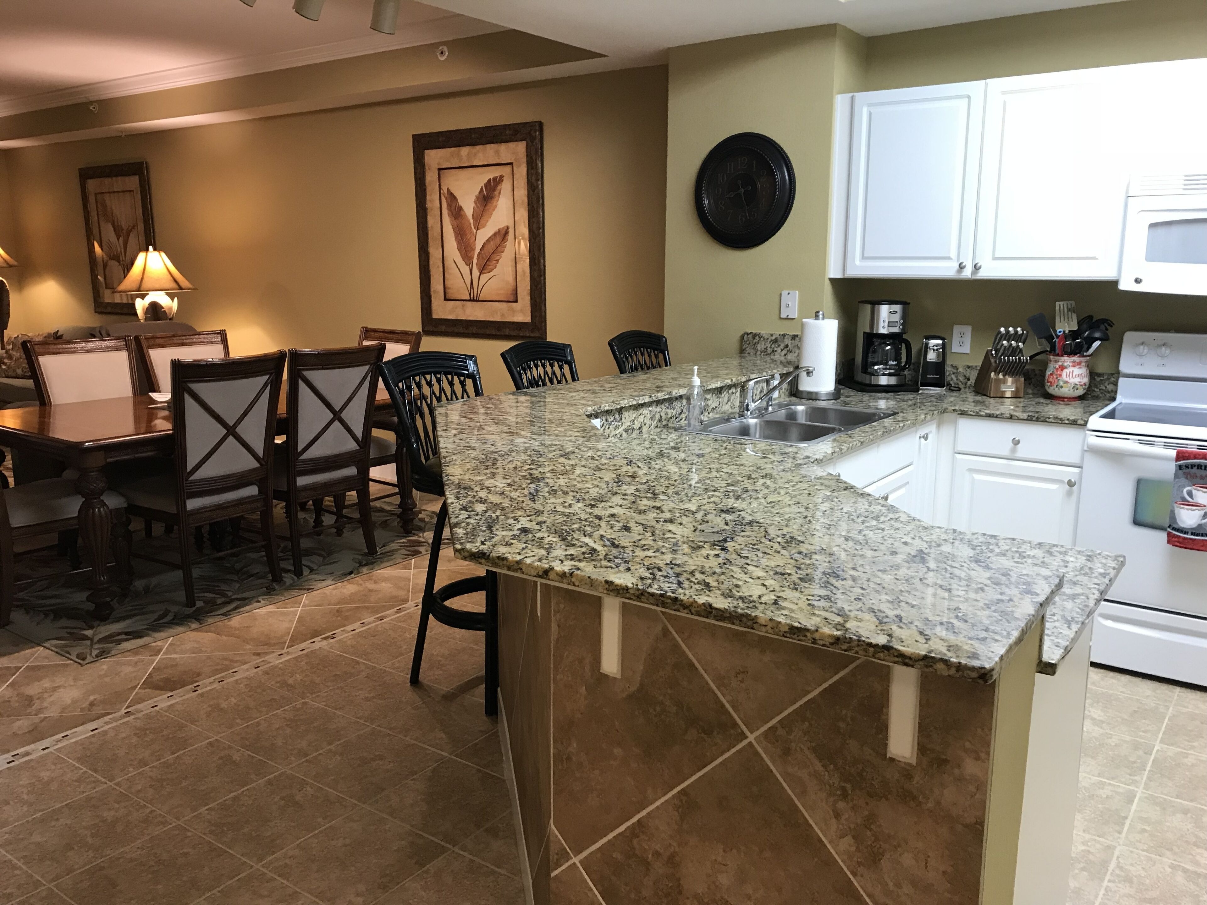 Tidewater #2108, 21st Floor, 4 Reserved Beach Chairs/2 Umbrella, STUNNING VIEWS!