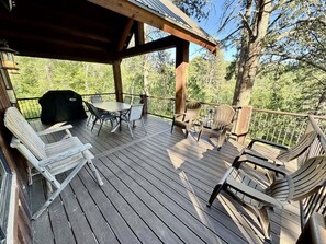 Outdoor dining - Eagle View Lodge at Terry Peak (Lead)