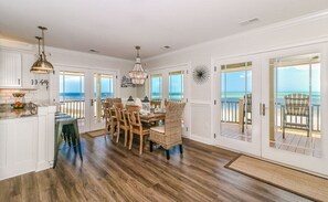 Dining - 901 SEASIDE POINT!! OCEANFRONT! 8/15-8/22 &8/22-8/29 OPEN (Myrtle Beach)