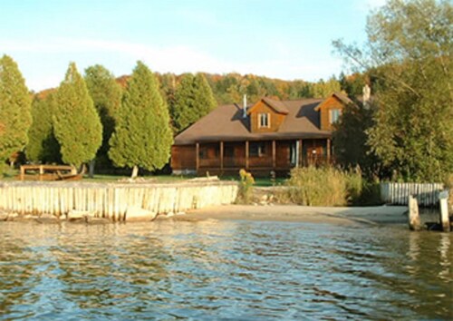 GREAT LOCATION! GREAT VIEW!