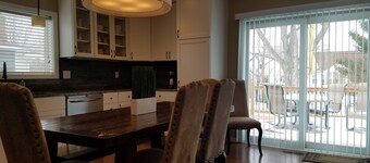 Lake Nokomis Gem - Free WiFi and Close to MSP & Mall of America