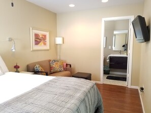 4 habitaciones, tabla de planchar con plancha, wifi y ropa de cama 