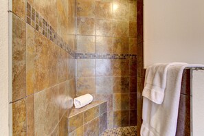 Spa - Lake Hamilton Getaway on Quiet Cove!! Close to Races, a central location!! (Hot Springs)