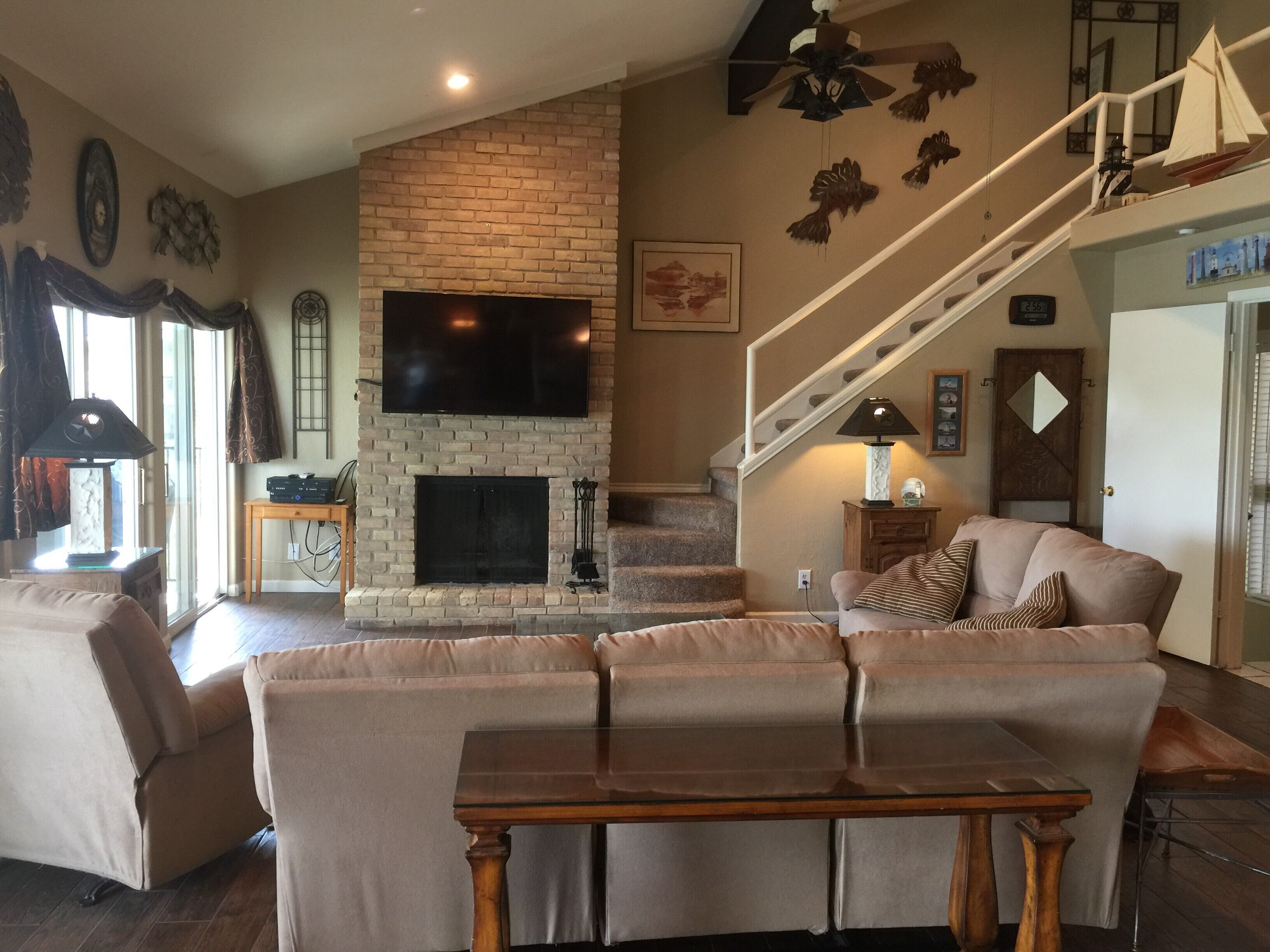 Lake Travis Waterfront - 3BR/3BA Outstanding Views, Boat Dock