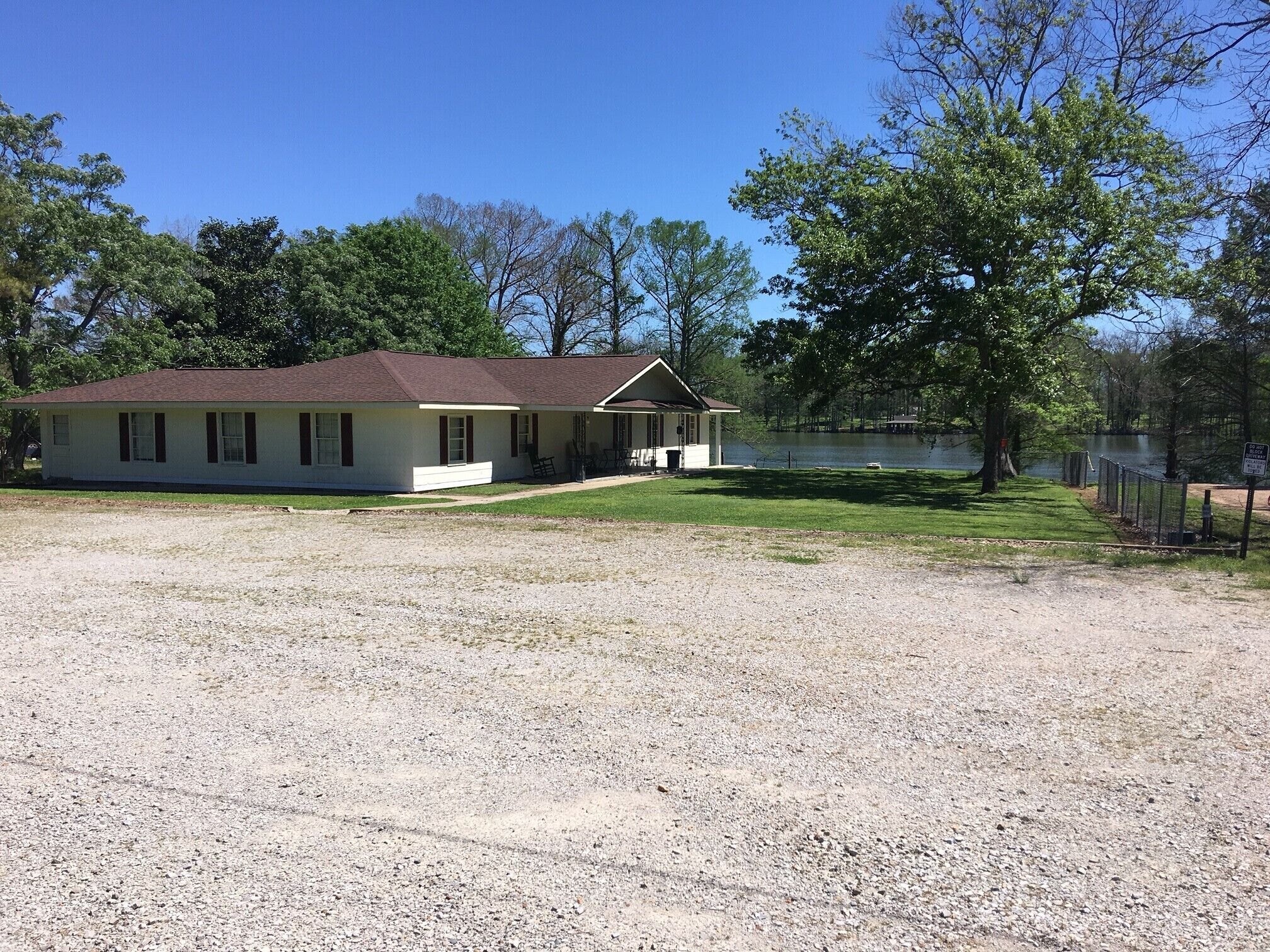 Lakefront Lodge On Beautiful Lake Concordia