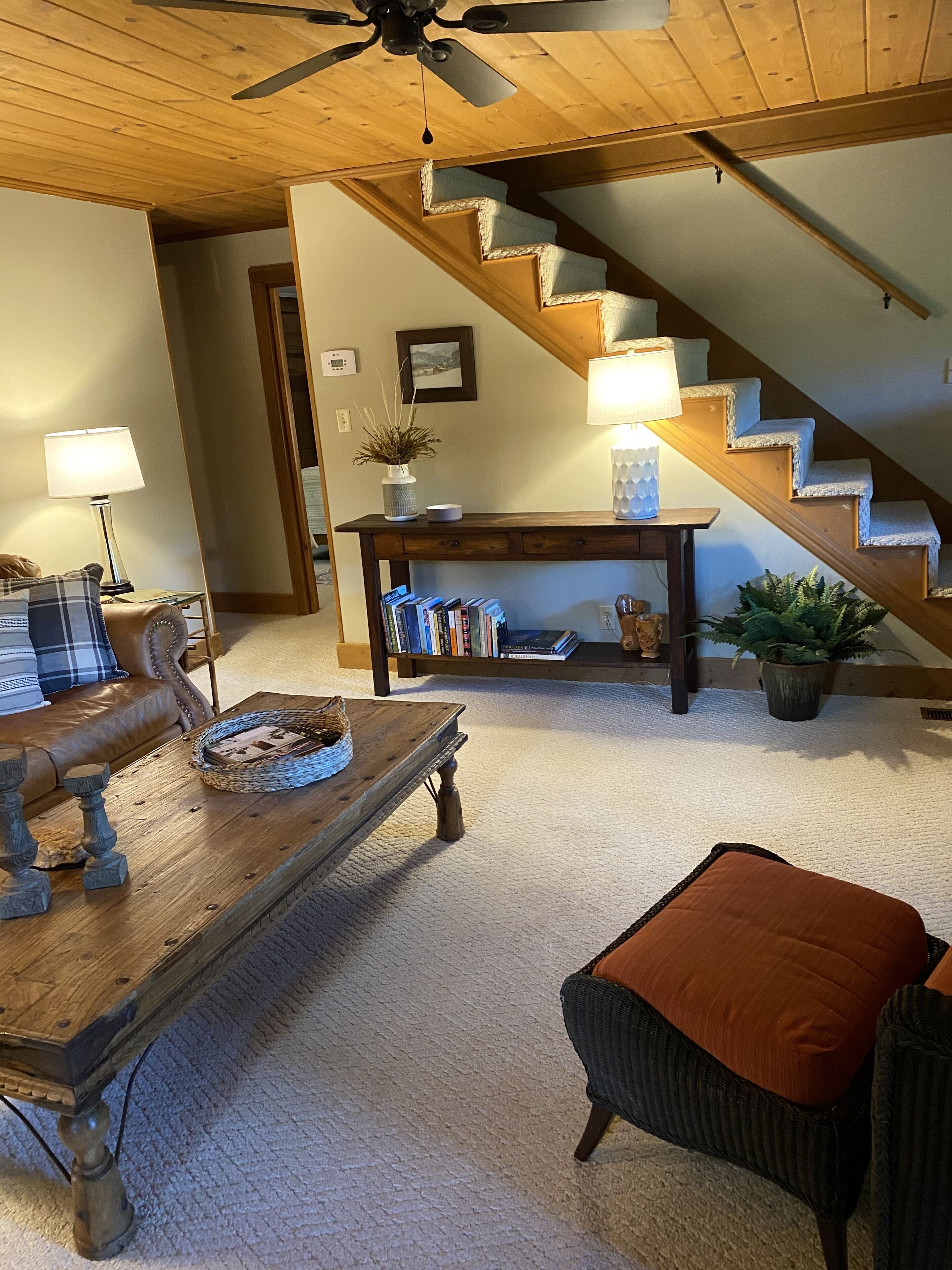 River Front Cabin with Cozy Comfort and Mountain View