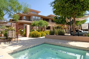Outdoor pool, a heated pool - North Scottsdale, AZ (Scottsdale)