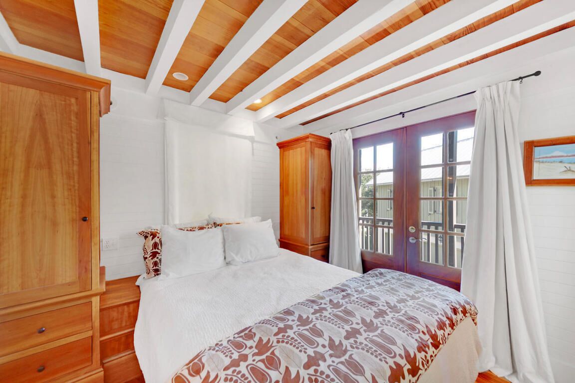 Tortuga Carriage House - South of 30A! Close to the Beach & Town Center! Free Bikes/Fitness/Tennis!