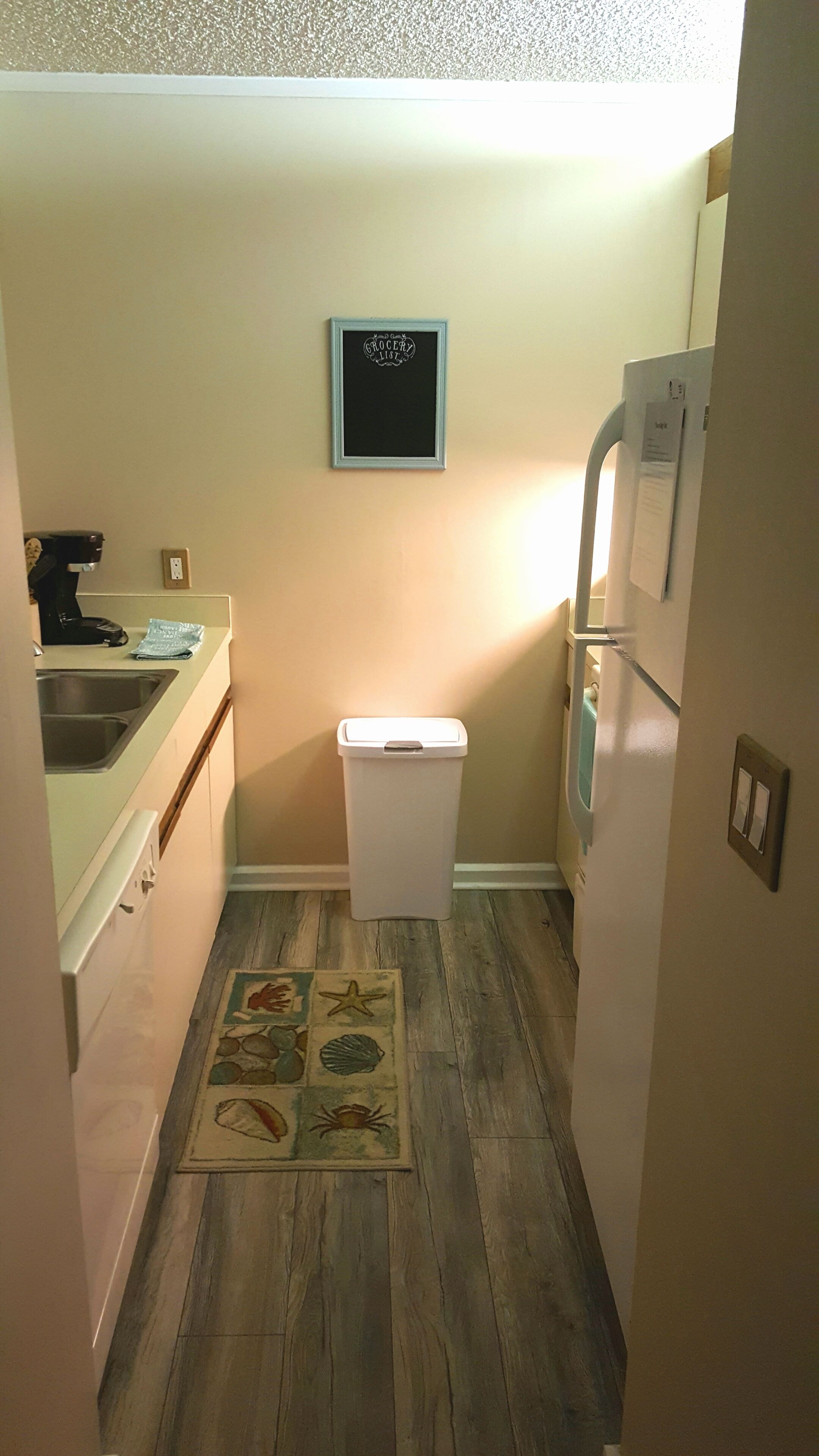 Newly Renovated, 2 BR/2 Bath Resort Atmosphere, Shopping and Entertainment